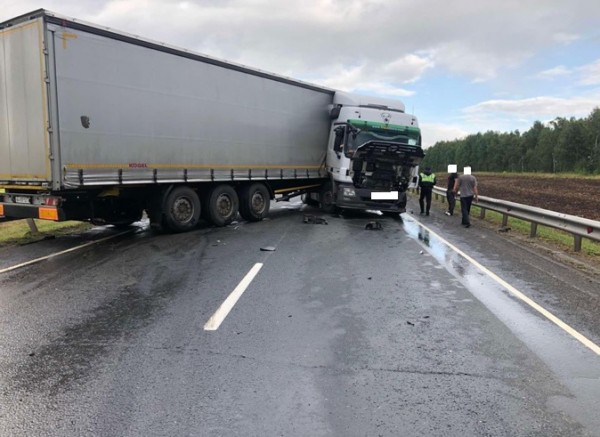 Страшная случайность: В Самарской области на трассе М-5 погибла пассажирка мотоцикла