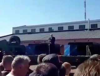 "Позор! Уходи!" Рабочие МКЗТ освистали Лукашенко