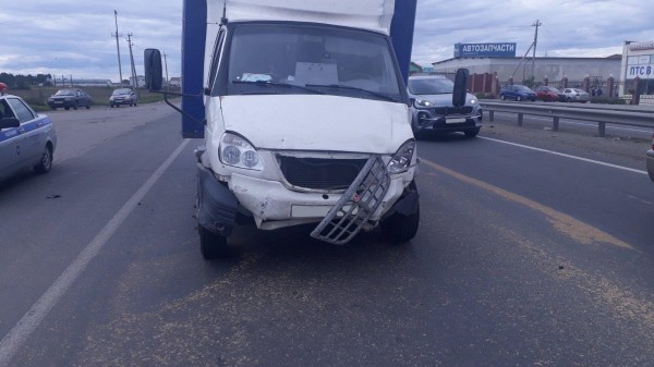 В Тольятти на Обводном шоссе столкнулись &laquo;четырнадцатая&raquo; и &laquo;ГАЗель&raquo;