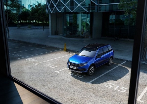 Lada запустила производство компактного универсала