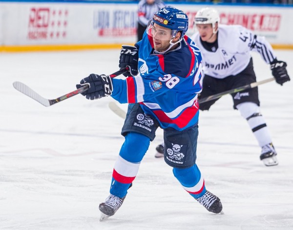 «Лада» одержала первую победу в сезоне «Лада» одержала первую победу в сезоне