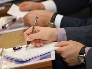 Дмитрий Азаров провел совещание с главами городов и районов Самарской области Дмитрий Азаров провел совещание с главами городов и районов Самарской области