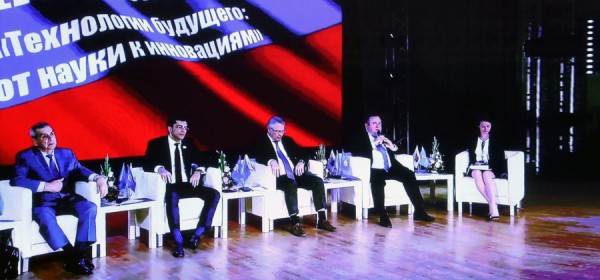 Губернатор Дмитрий Азаров принял участие во Всероссийской конференции "Будущее машиностроения России"