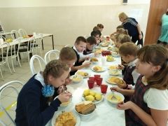 Тольятти - ЗА безопасное детство: родители проверили работу школьной столовой в новых условиях Тольятти - ЗА безопасное детство: родители проверили работу школьной столовой в новых условиях