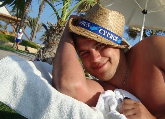 Работники школьных столовых Тольятти просят депутата Попова одуматься Работники школьных столовых Тольятти просят депутата Попова одуматься