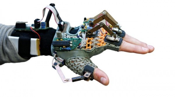 В Самарской области изобрели виброперчатку для глухих В Самарской области изобрели виброперчатку для глухих