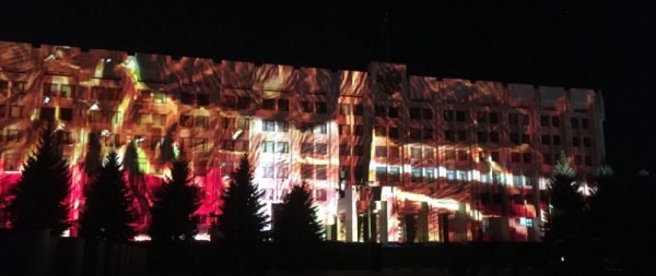 Здание Правительства Самарской области по вечерам становится экраном