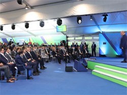 Дмитрий Азаров: "Когда есть лидеры, любая задача становится по плечу"