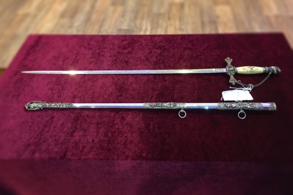 В самарский музей передали меч масонов-тамплиеров В самарский музей передали меч масонов-тамплиеров