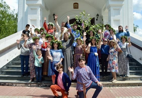 В Ташелке с хороводами и играми прошел праздник Троицы