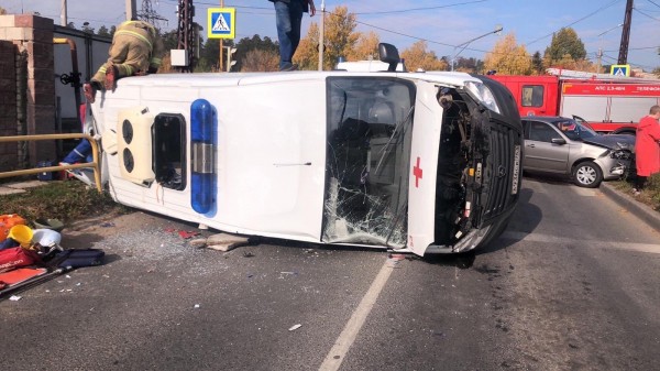 В Тольятти &laquo;скорая помощь&raquo; столкнулась с легковушкой