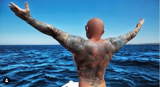 (фото) Чемпионка-тяжелоатлетка Тураева пожаловалась на половую дискриминацию в аэропорту (фото) Чемпионка-тяжелоатлетка Тураева пожаловалась на половую дискриминацию в аэропорту