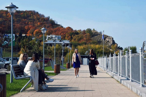 В Жигулевске по нацпроекту &laquo;Жилье и городская среда&raquo; благоустроили набережную и пляж