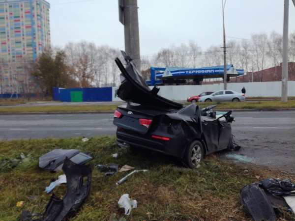 В Тольятти легковушку намотало на столб В Тольятти легковушку намотало на столб