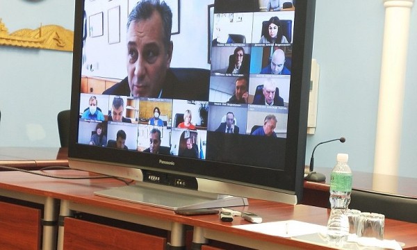 В Тольятти четыре дворовые территории были сделаны некачественно