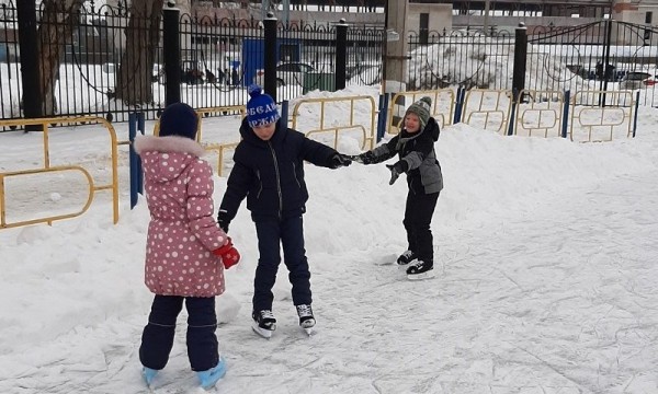 Добавили денег на заливку катков и валку аварийно-опасных деревьев Добавили денег на заливку катков и валку аварийно-опасных деревьев