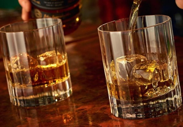 Ученые назвали алкогольный напиток, вызывающий самое сильное похмелье Ученые назвали алкогольный напиток, вызывающий самое сильное похмелье