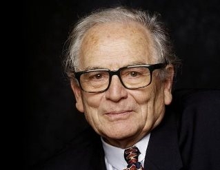 Знаменитый модельер Пьер Карден скончался в возрасте 98 лет