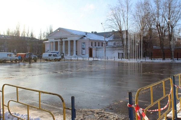 В Тольятти начали заливать катки