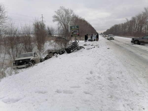 &laquo;Фольксваген&raquo; улетел в кювет под Тольятти