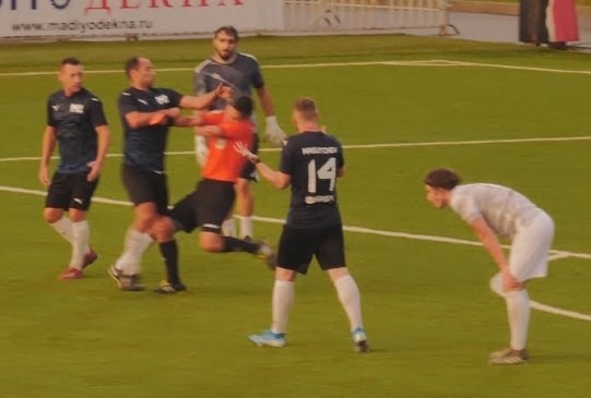 Широков за избиение судьи приговорен к 100 часам обязательных работ и штрафу