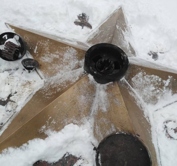 В Тольятти ищут вандалов, которые взорвали горелку Вечного огня в парке Победы