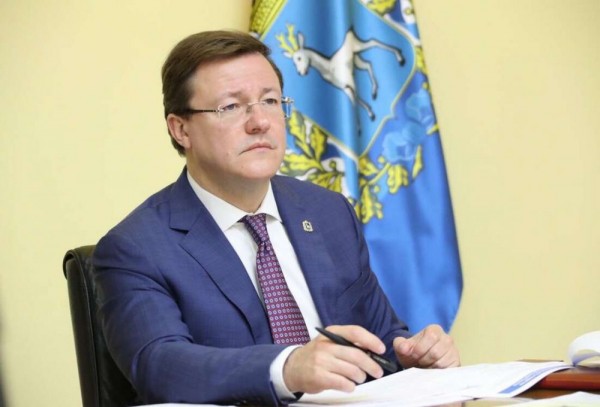 Дмитрий Азаров прокомментировал ситуацию с медсправками для школьников