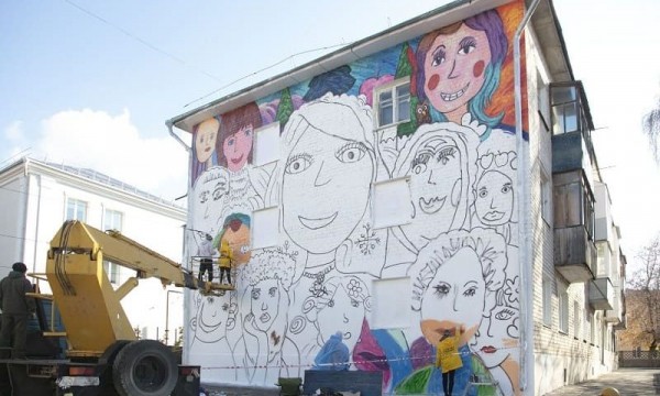 Добавили красок Портпосёлку