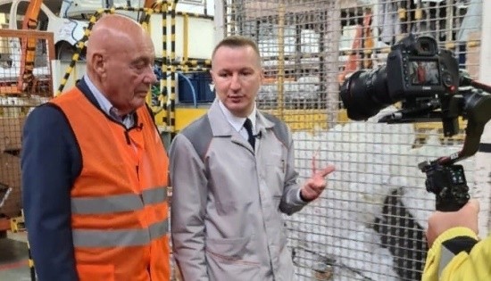 (фото) Владимир Познер посетил АВТОВАЗ (фото) Владимир Познер посетил АВТОВАЗ