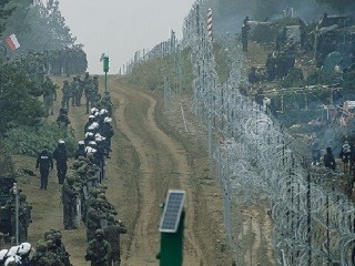 Параноидальную статью о гибридной войне России прокомментировали в Кремле