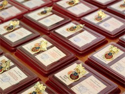 Дмитрий Азаров: "Я искренне горжусь тем, что у меня есть такие земляки" Дмитрий Азаров: "Я искренне горжусь тем, что у меня есть такие земляки"