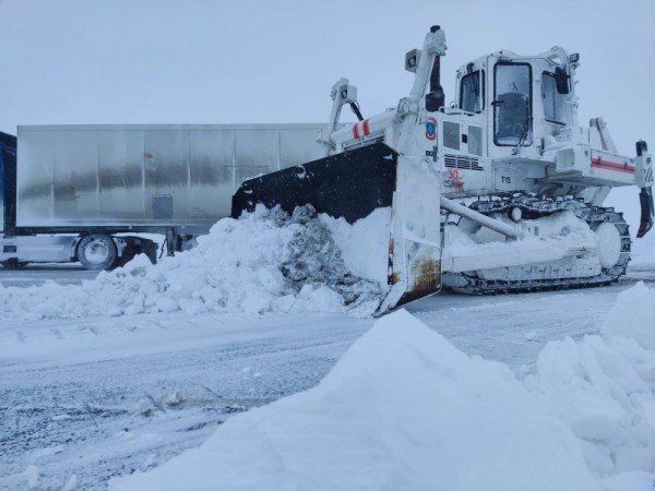 В снежной ловушке: На трассах Самарской области ограничили движение