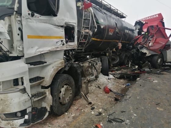 На М-5 под Сызранью столкнулись три большегруза
