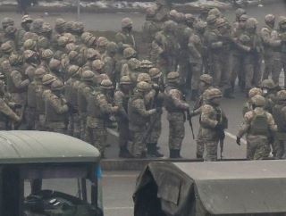 В Алма-Ате идет перестрелка между повстанцами и войсками В Алма-Ате идет перестрелка между повстанцами и войсками