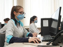 Дмитрий Азаров: "Люди должны своевременно получать медицинскую помощь" Дмитрий Азаров: "Люди должны своевременно получать медицинскую помощь"