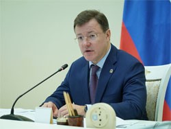 Дмитрий Азаров провел совещание по вопросу стабилизации цен на продовольственном рынке региона