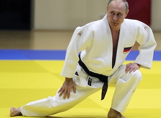 Экс-депутат Иванов поведал, как передал Путину книгу про самбо на ВАЗе Экс-депутат Иванов поведал, как передал Путину книгу про самбо на ВАЗе