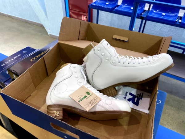 Молодые тольяттинские спортсмены получили экипировку мирового уровня