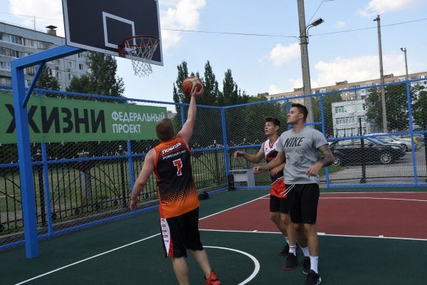 В Тольятти открыли современные площадки для стритбола В Тольятти открыли современные площадки для стритбола